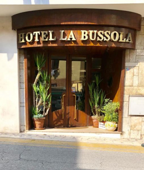 Отель Hotel La Bussola  Анцио
